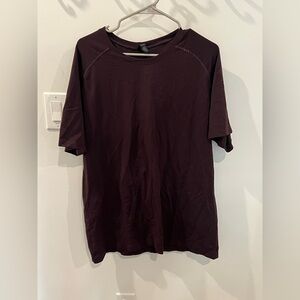 Maroon lululemon activewear t-shirt